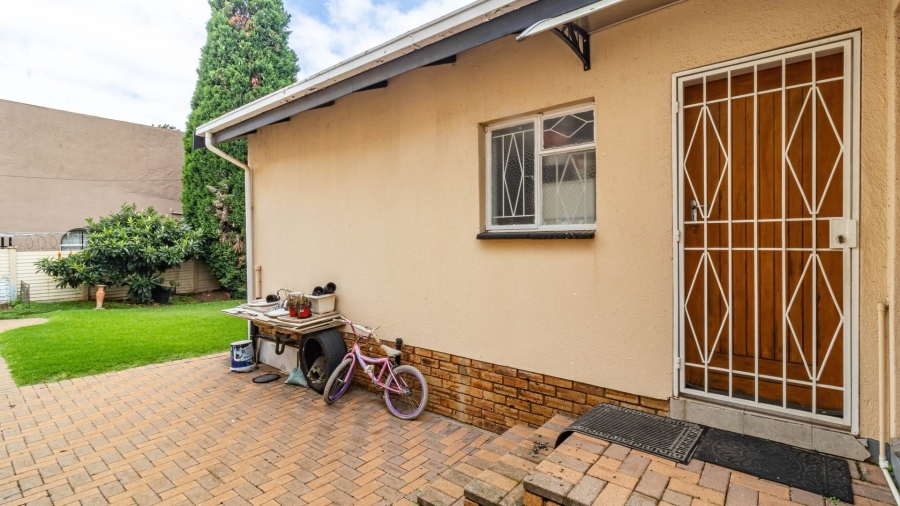 6 Bedroom Property for Sale in Winchester Hills Gauteng