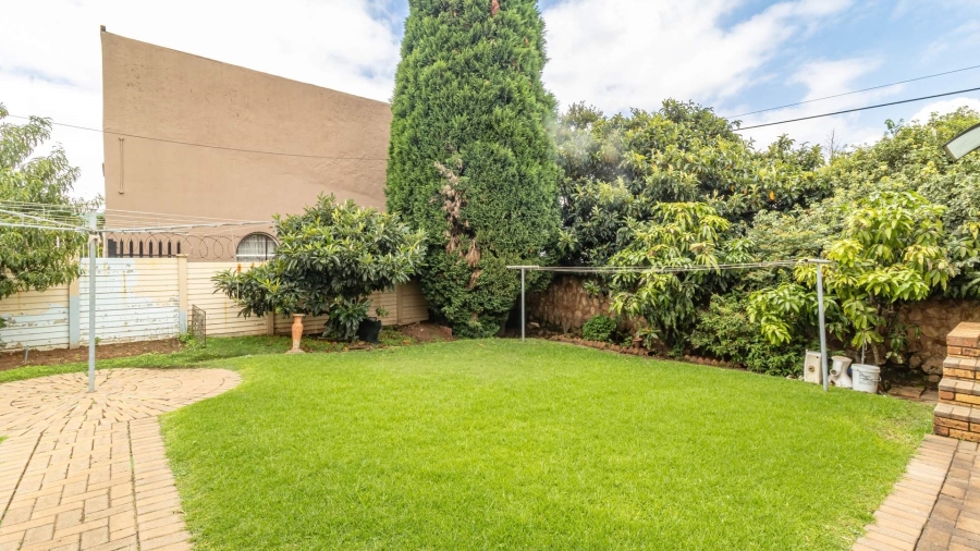 6 Bedroom Property for Sale in Winchester Hills Gauteng