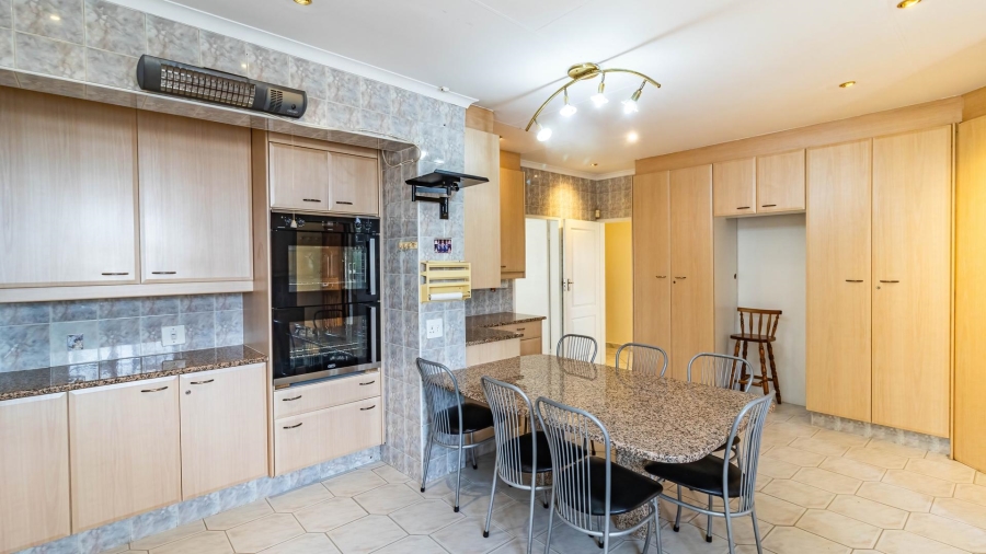 6 Bedroom Property for Sale in Winchester Hills Gauteng