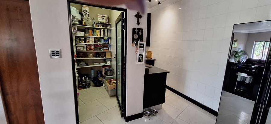 4 Bedroom Property for Sale in Elandspark Gauteng