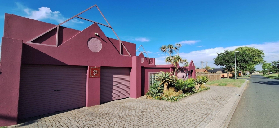 4 Bedroom Property for Sale in Elandspark Gauteng