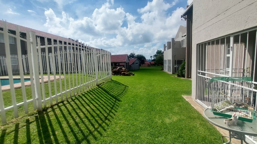 2 Bedroom Property for Sale in Meyersdal Gauteng