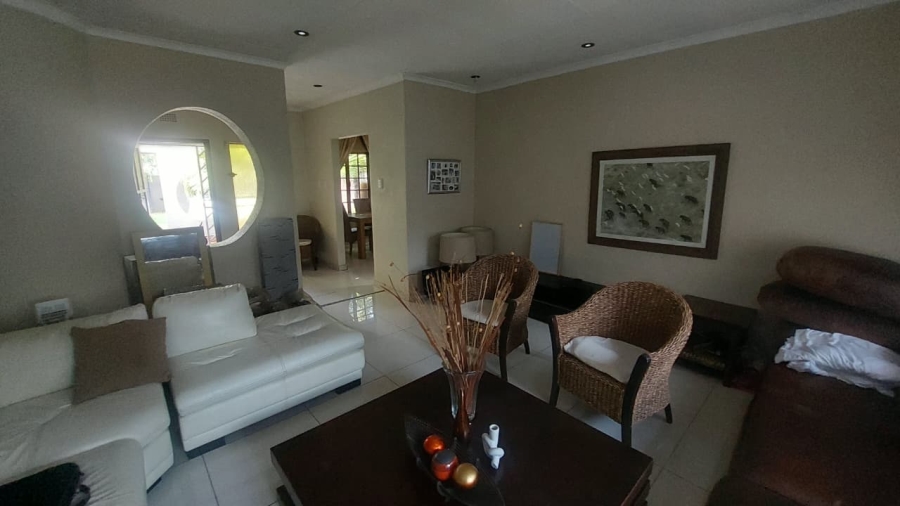 6 Bedroom Property for Sale in Brackenhurst Gauteng