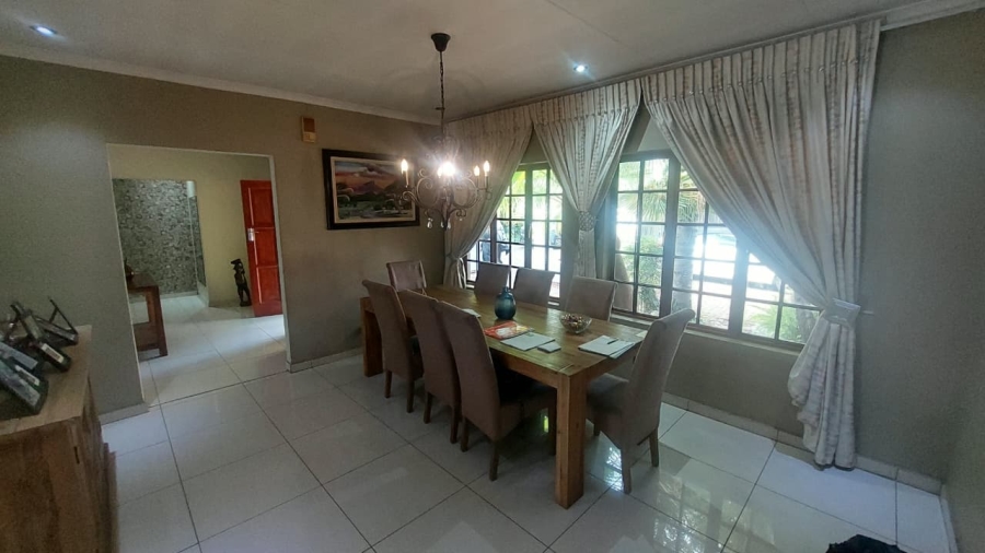 6 Bedroom Property for Sale in Brackenhurst Gauteng