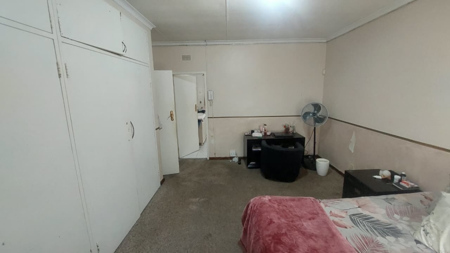 6 Bedroom Property for Sale in Brackenhurst Gauteng