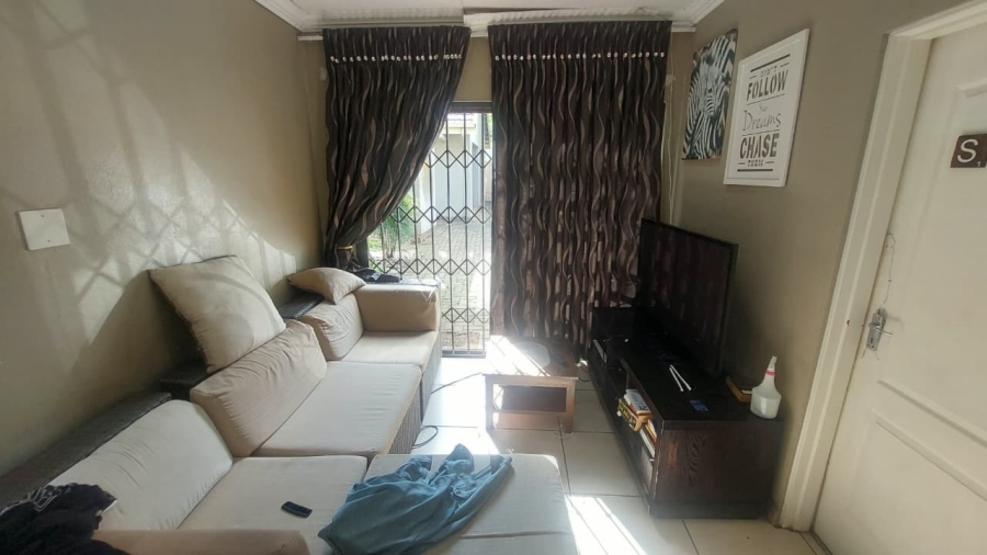 6 Bedroom Property for Sale in Brackenhurst Gauteng