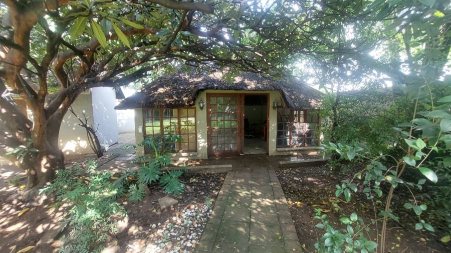 6 Bedroom Property for Sale in Brackenhurst Gauteng