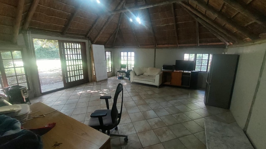 6 Bedroom Property for Sale in Brackenhurst Gauteng