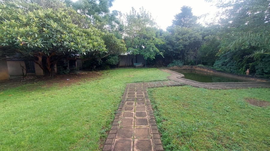 6 Bedroom Property for Sale in Brackenhurst Gauteng