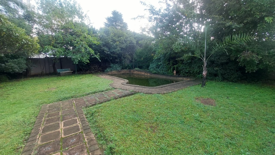 6 Bedroom Property for Sale in Brackenhurst Gauteng