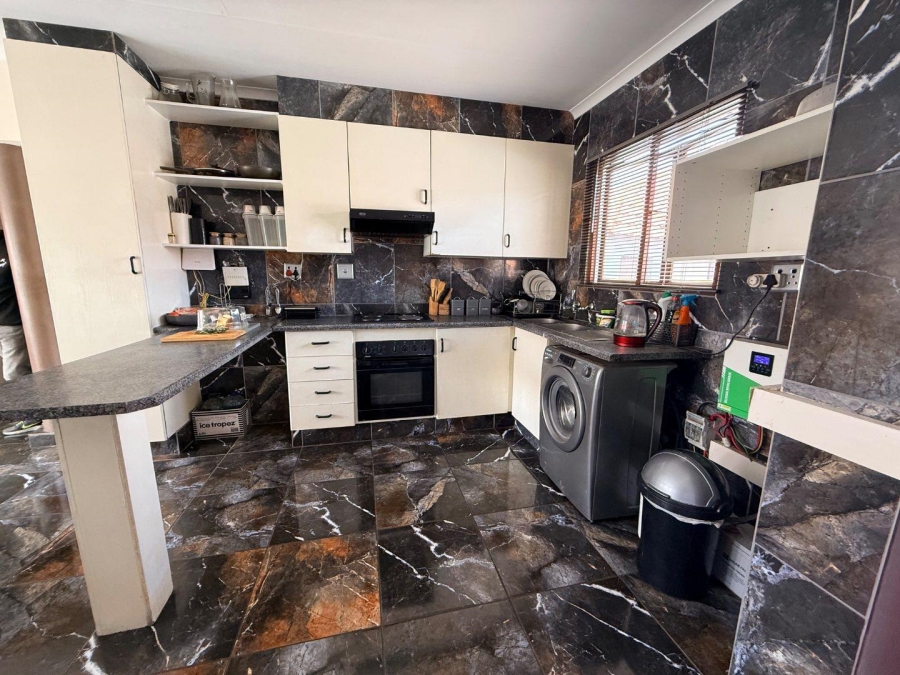 2 Bedroom Property for Sale in Northwold Gauteng