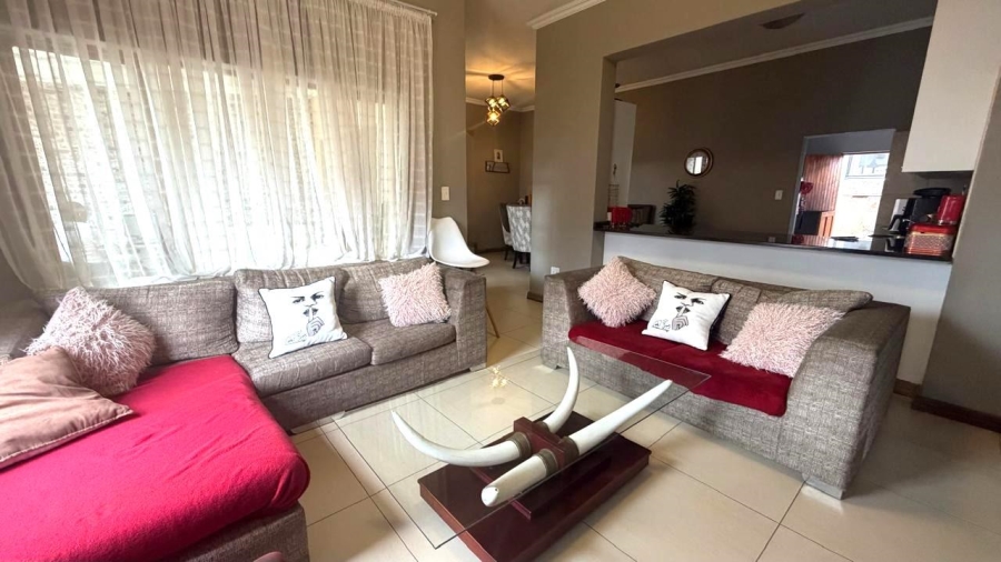 3 Bedroom Property for Sale in Kosmosdal Gauteng
