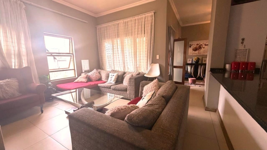 3 Bedroom Property for Sale in Kosmosdal Gauteng