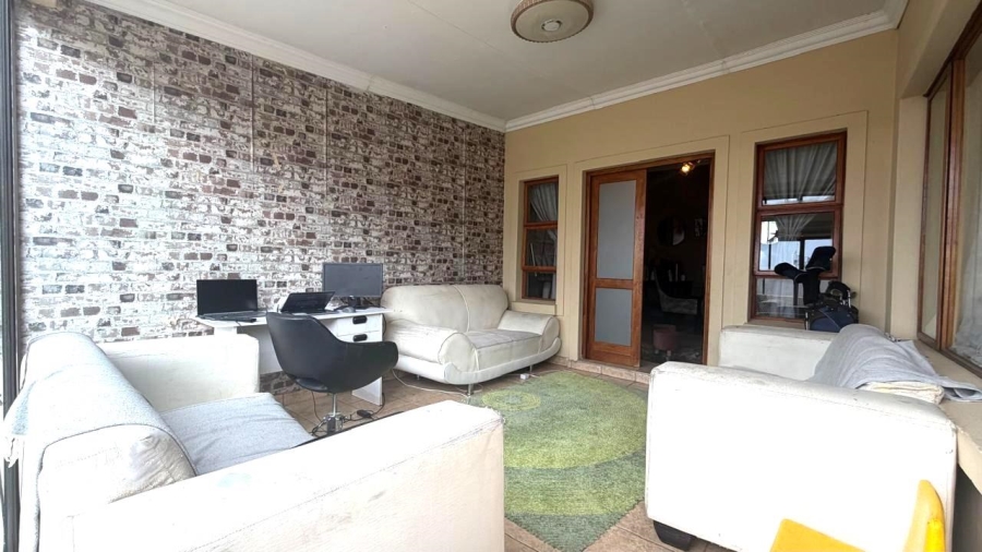 3 Bedroom Property for Sale in Kosmosdal Gauteng