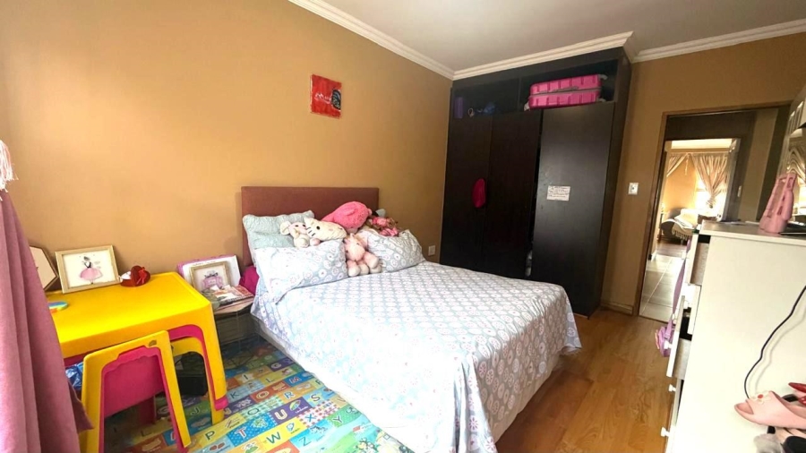 3 Bedroom Property for Sale in Kosmosdal Gauteng