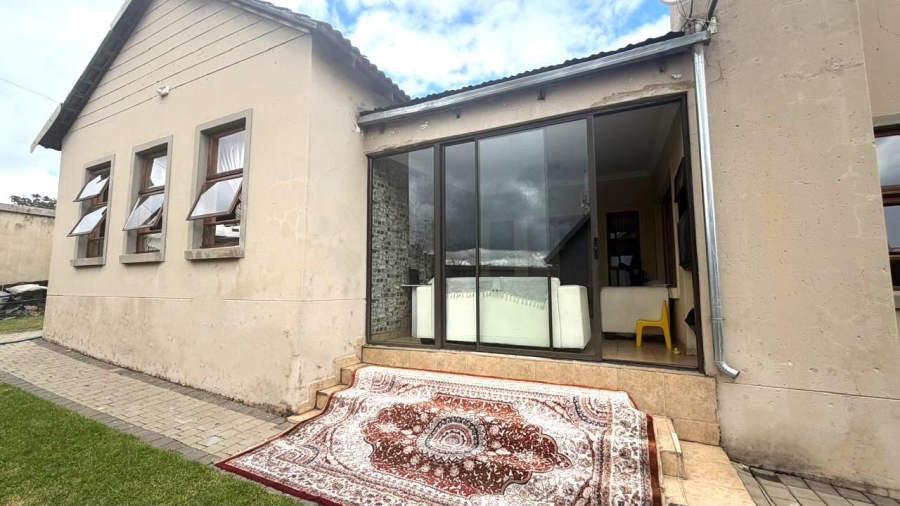 3 Bedroom Property for Sale in Kosmosdal Gauteng