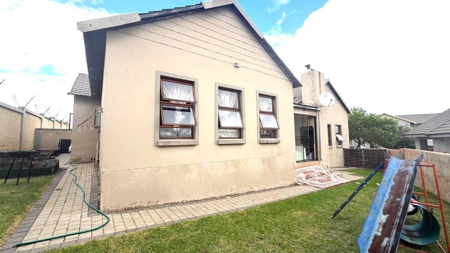 3 Bedroom Property for Sale in Kosmosdal Gauteng