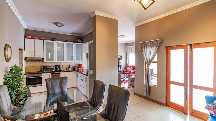 4 Bedroom Property for Sale in Kosmosdal Gauteng