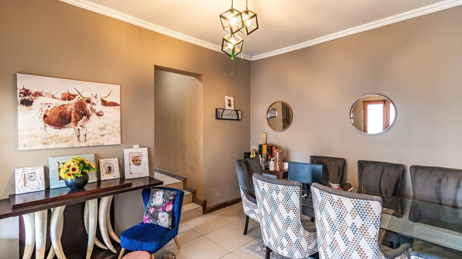 4 Bedroom Property for Sale in Kosmosdal Gauteng