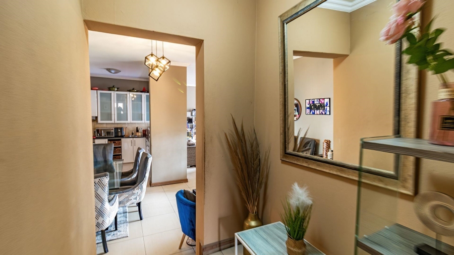 4 Bedroom Property for Sale in Kosmosdal Gauteng