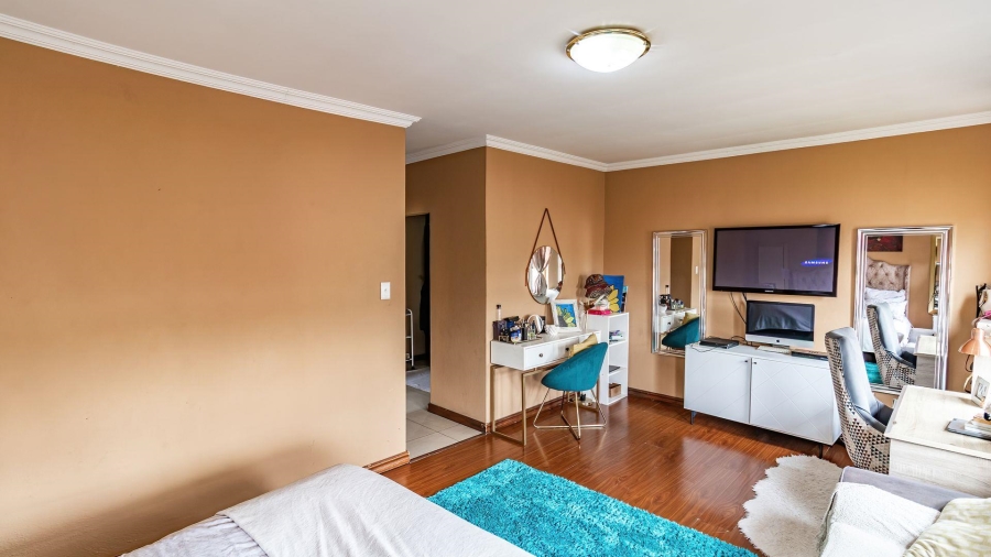 4 Bedroom Property for Sale in Kosmosdal Gauteng