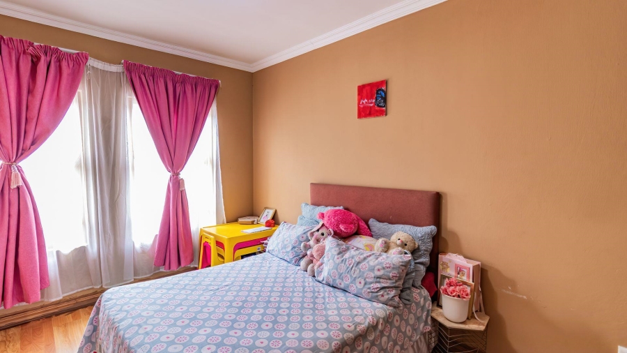 4 Bedroom Property for Sale in Kosmosdal Gauteng