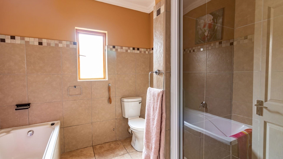 4 Bedroom Property for Sale in Kosmosdal Gauteng
