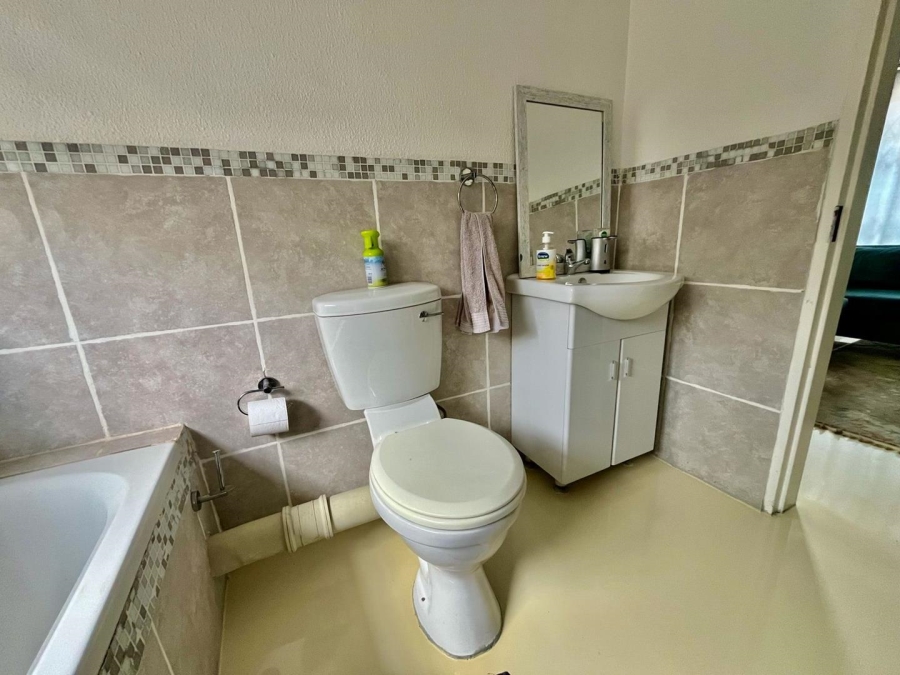 3 Bedroom Property for Sale in Roodepoort Gauteng