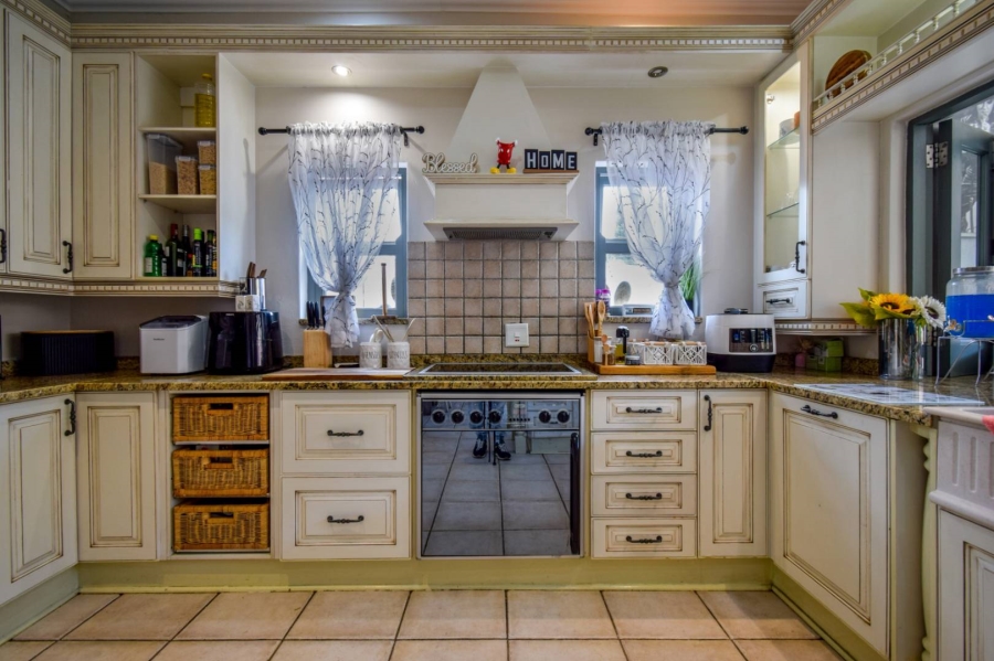 4 Bedroom Property for Sale in Muckleneuk Gauteng