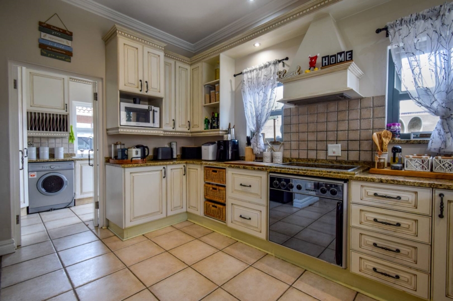 4 Bedroom Property for Sale in Muckleneuk Gauteng