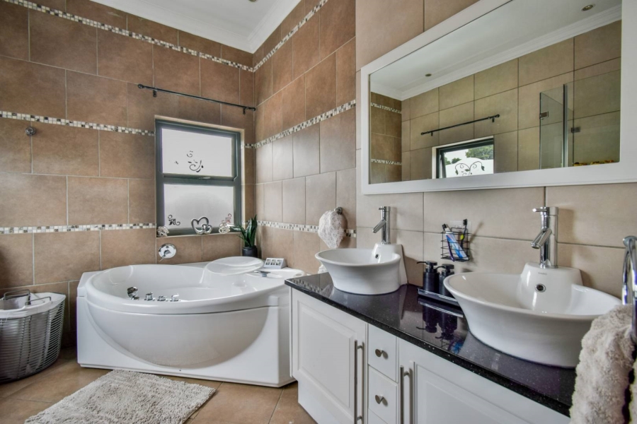 4 Bedroom Property for Sale in Muckleneuk Gauteng