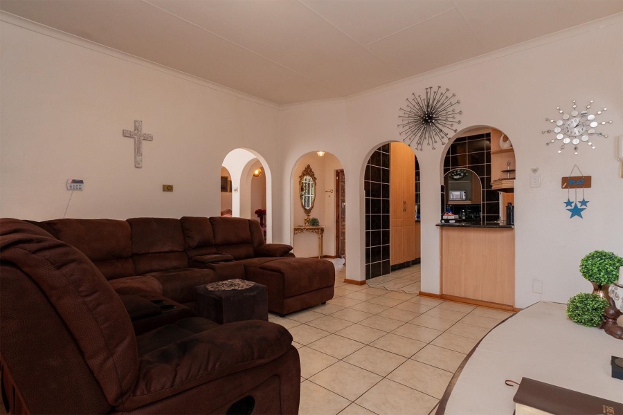 3 Bedroom Property for Sale in Birchleigh North Gauteng