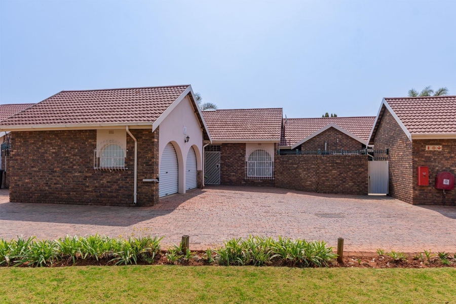 3 Bedroom Property for Sale in Birchleigh North Gauteng
