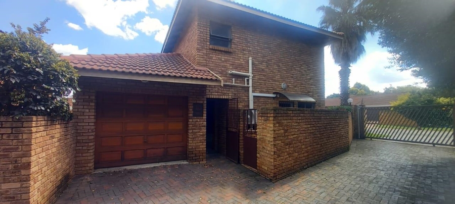 To Let 2 Bedroom Property for Rent in Brackenhurst Gauteng