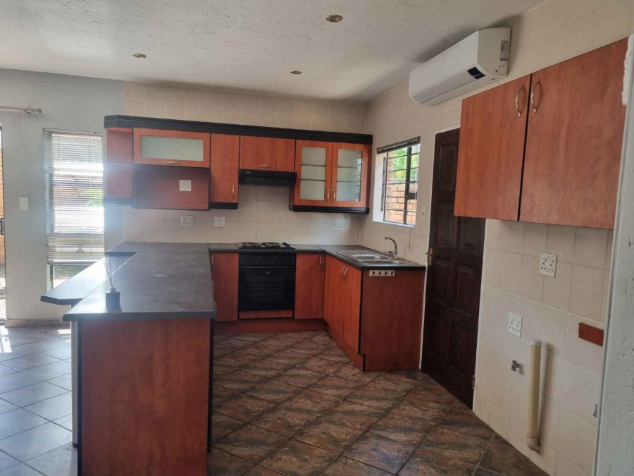 To Let 2 Bedroom Property for Rent in Brackenhurst Gauteng