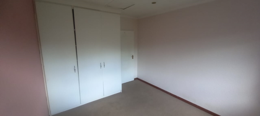 To Let 2 Bedroom Property for Rent in Brackenhurst Gauteng