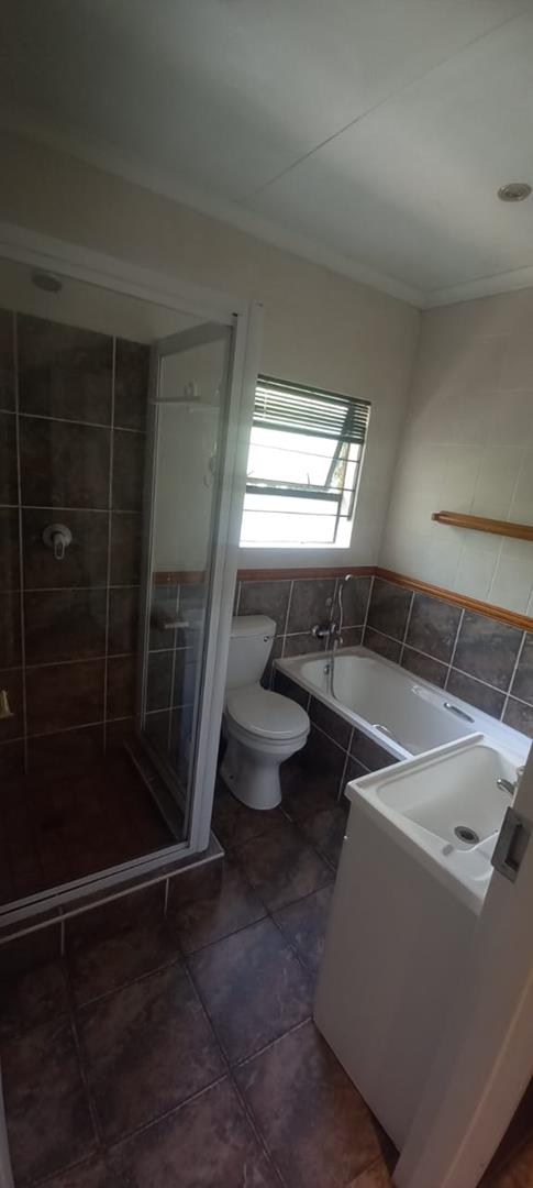 To Let 2 Bedroom Property for Rent in Brackenhurst Gauteng