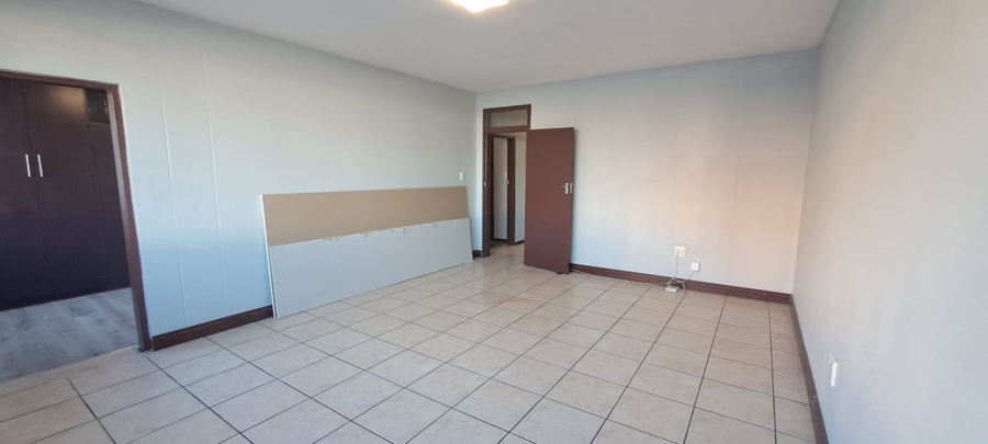 To Let 3 Bedroom Property for Rent in New Redruth Gauteng