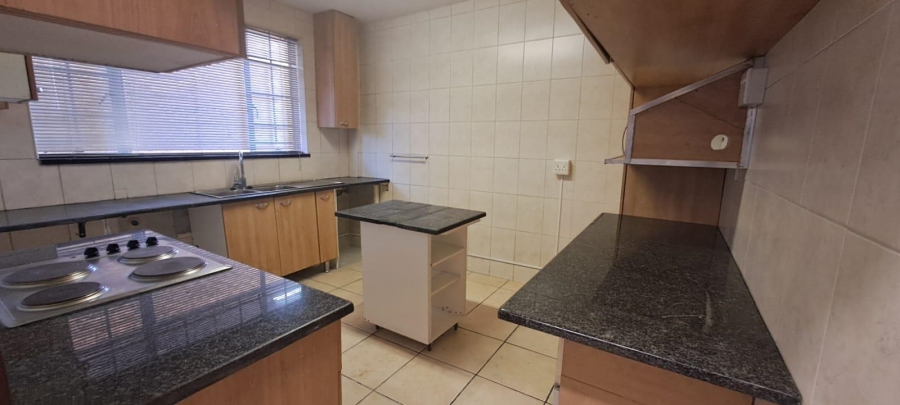 To Let 3 Bedroom Property for Rent in New Redruth Gauteng