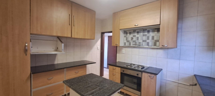 To Let 3 Bedroom Property for Rent in New Redruth Gauteng