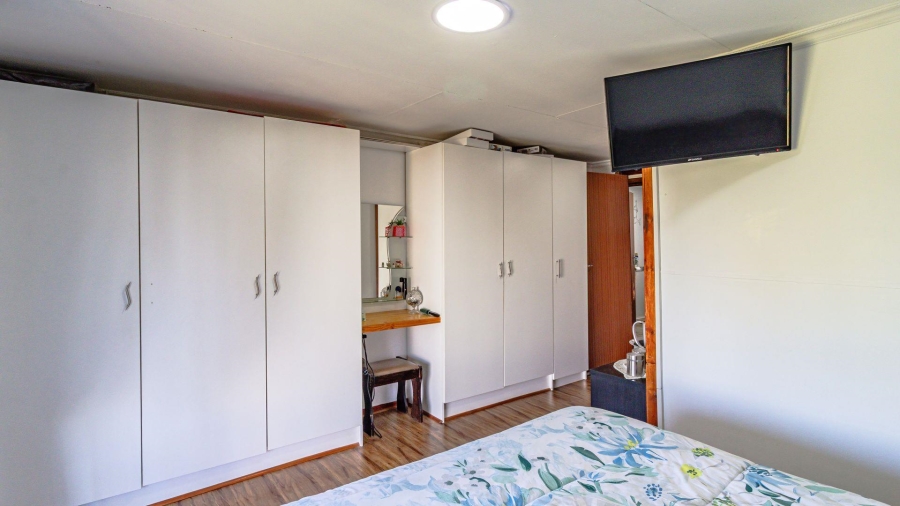 3 Bedroom Property for Sale in Vaaloewer Gauteng