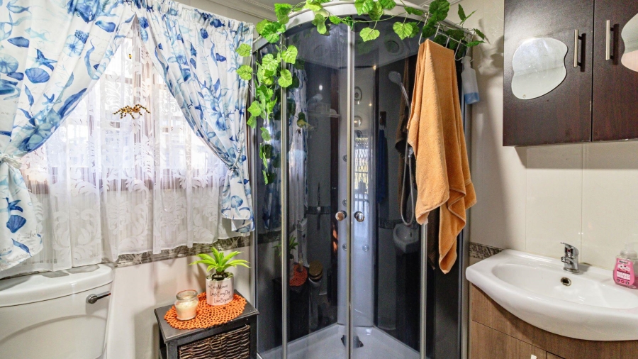 3 Bedroom Property for Sale in Vaaloewer Gauteng