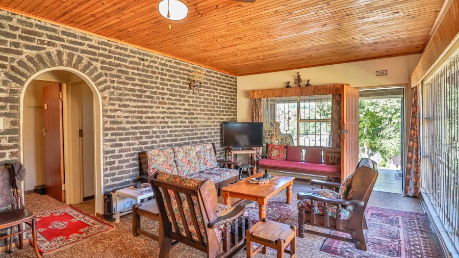 3 Bedroom Property for Sale in Vaaloewer Gauteng