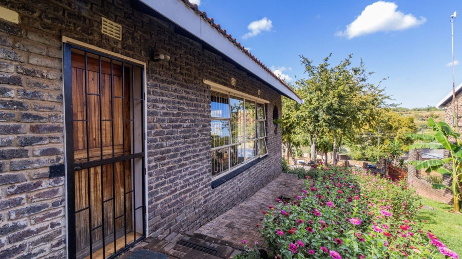 3 Bedroom Property for Sale in Vaaloewer Gauteng