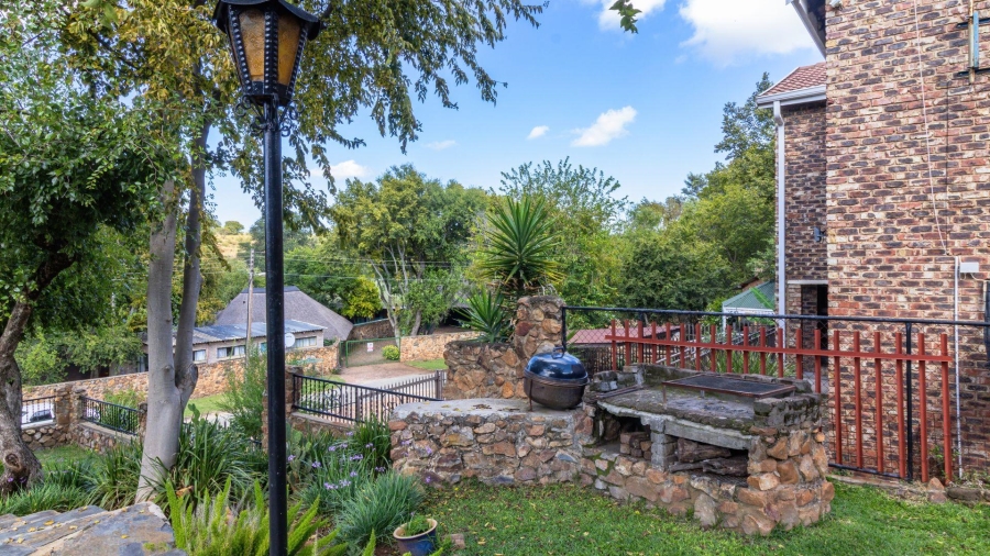 3 Bedroom Property for Sale in Vaaloewer Gauteng