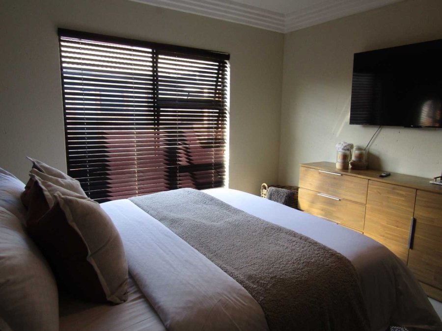 2 Bedroom Property for Sale in Ravenswood Gauteng