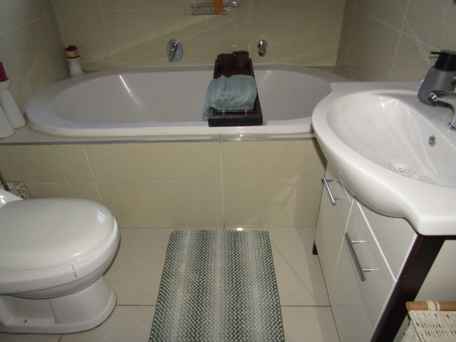 2 Bedroom Property for Sale in Ravenswood Gauteng