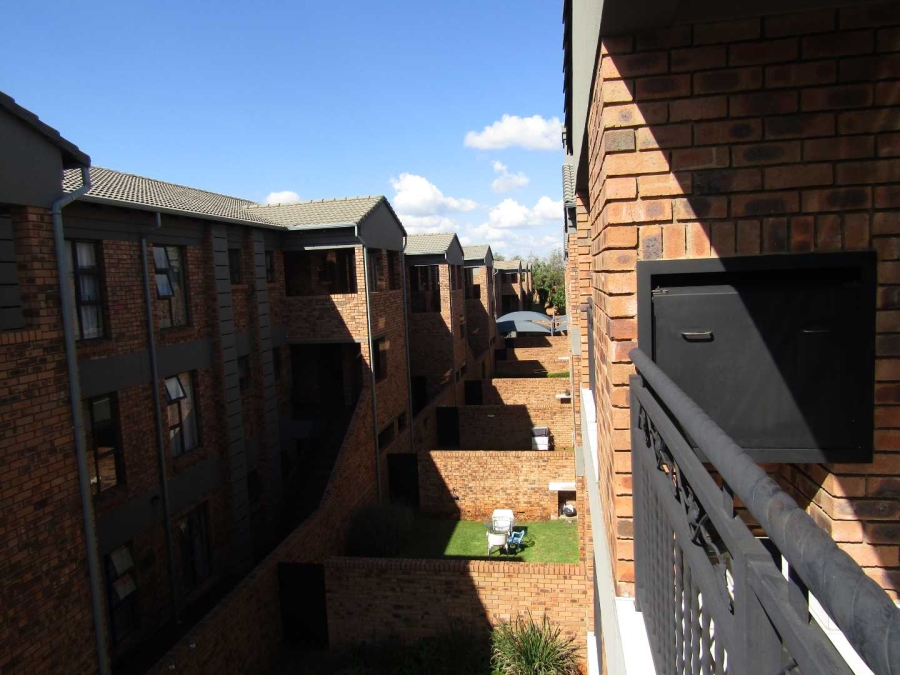 2 Bedroom Property for Sale in Ravenswood Gauteng