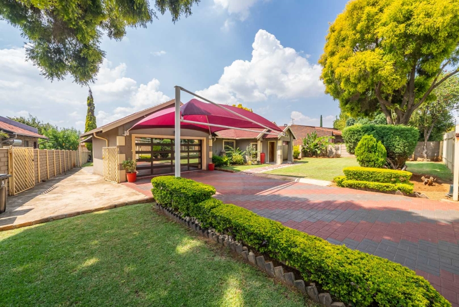 3 Bedroom Property for Sale in Selcourt Gauteng