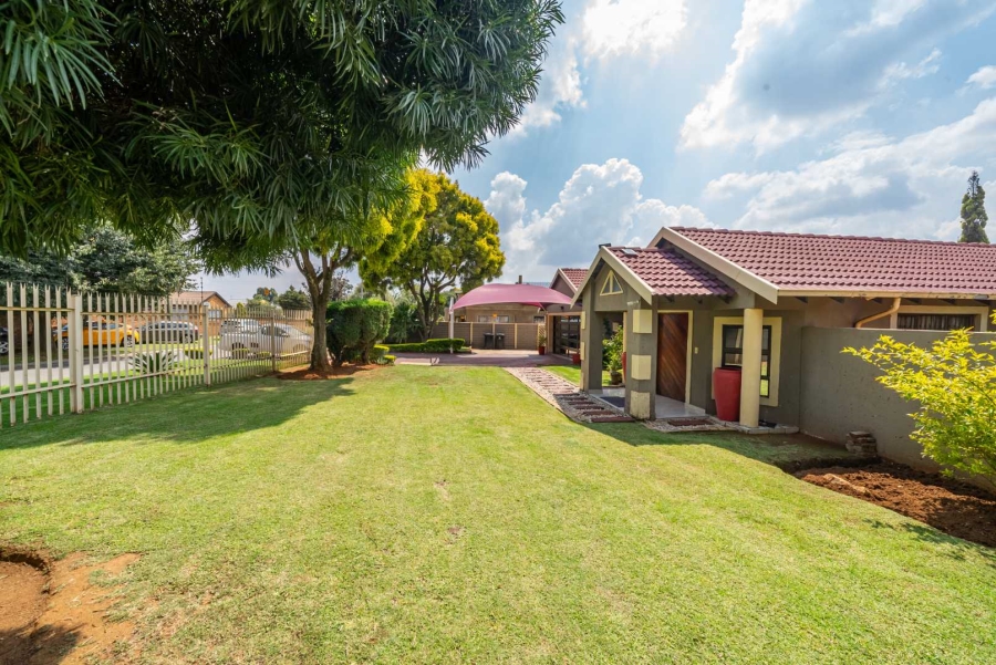3 Bedroom Property for Sale in Selcourt Gauteng